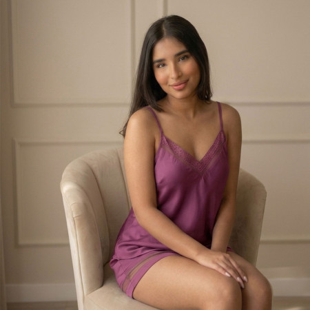 Ensemble pyjama short satiné à dentelle