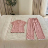 Pyjama satiné à pois avec dentelle