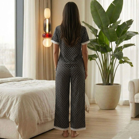 Pyjama satiné à pois avec dentelle