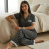 Pyjama satiné à pois avec dentelle