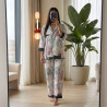 Pyjama satiné imprimé à chemise boutonnée